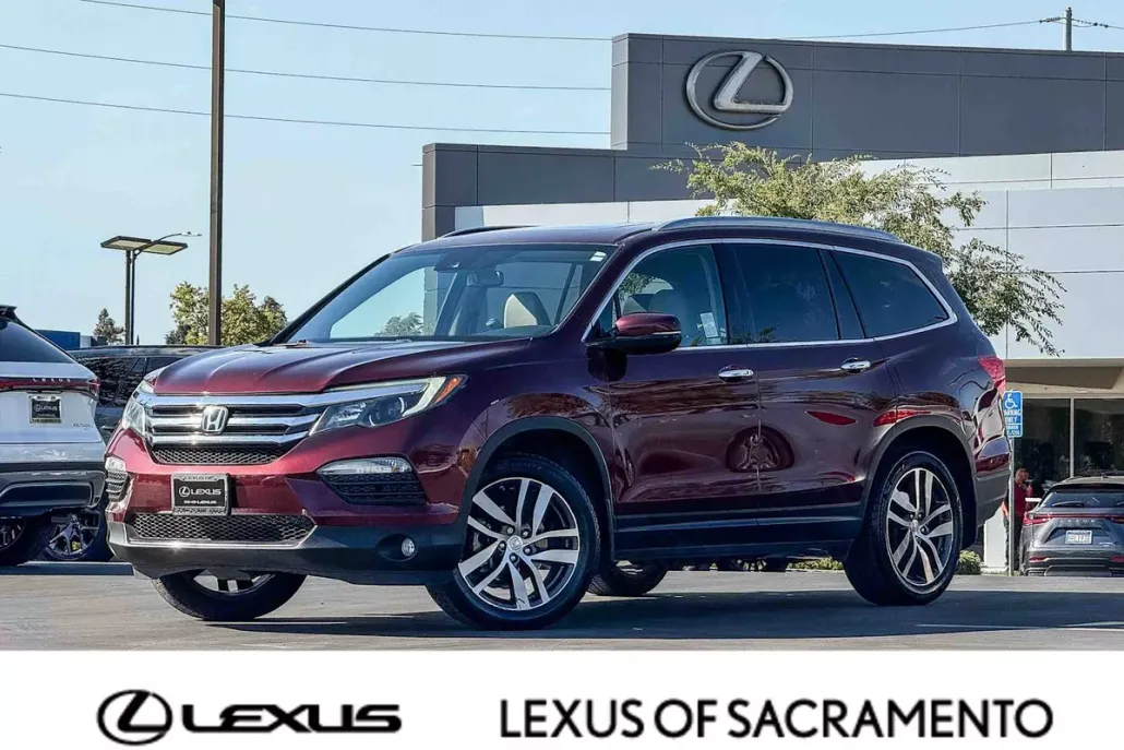 2018 Honda Pilot Touring photo 1