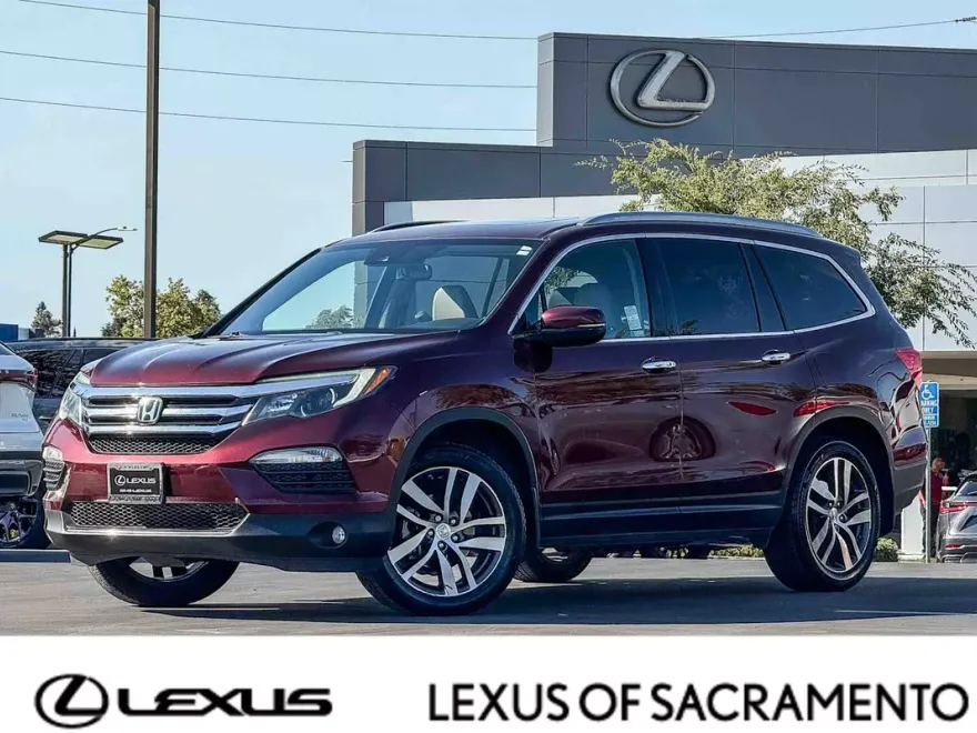 2018 Honda Pilot Touring photo 1