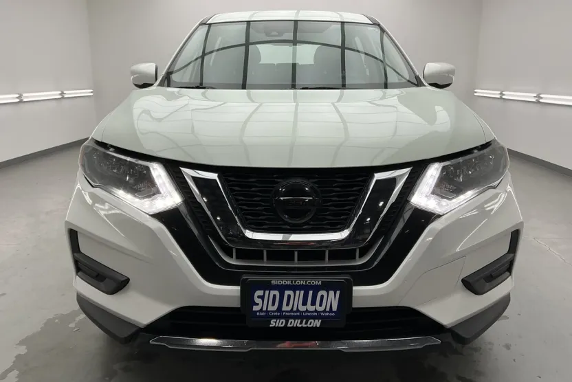 2020 Nissan Rogue S photo 1