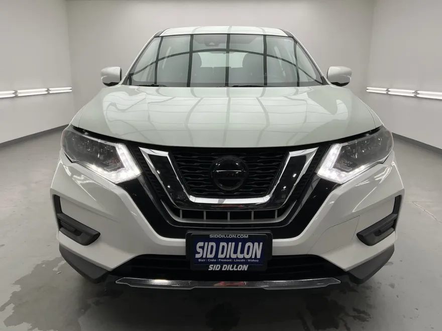 2020 Nissan Rogue S photo 1