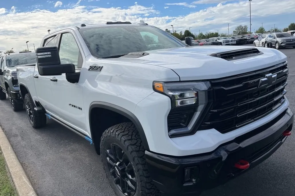 2026 Chevrolet Silverado 2500HD LTZ photo 1