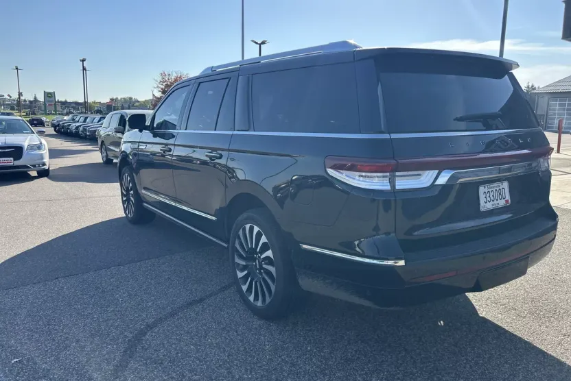 2023 Lincoln Navigator Black Label photo 1