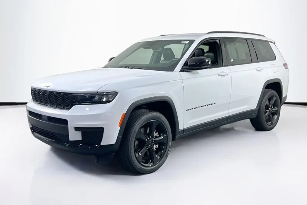 2022 Jeep Grand Cherokee Altitude photo 1