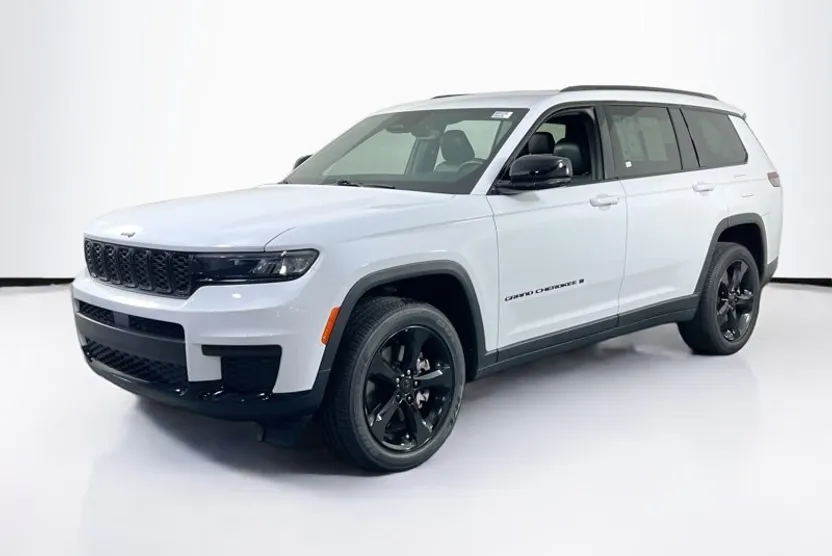 2022 Jeep Grand Cherokee Altitude photo 1