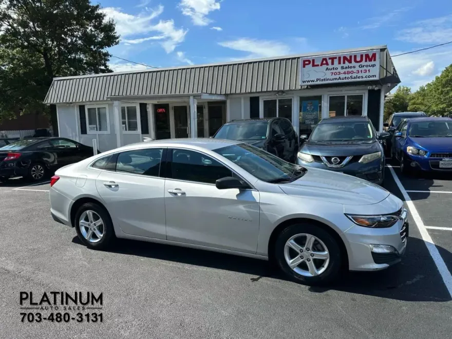 2021 Chevrolet Malibu LS photo 1