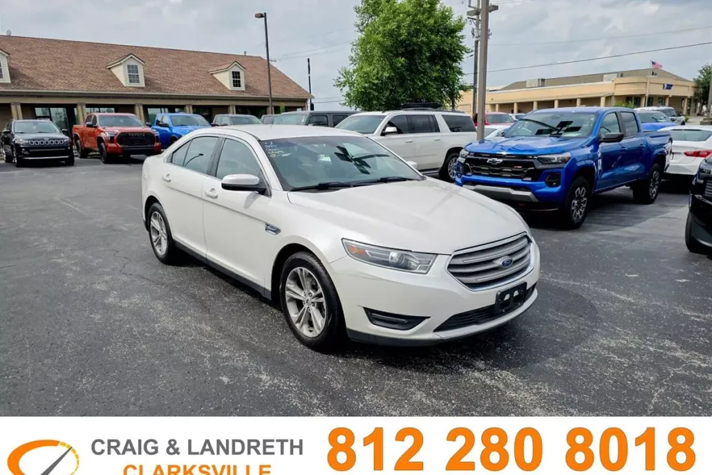 2018 Ford Taurus SEL photo 1