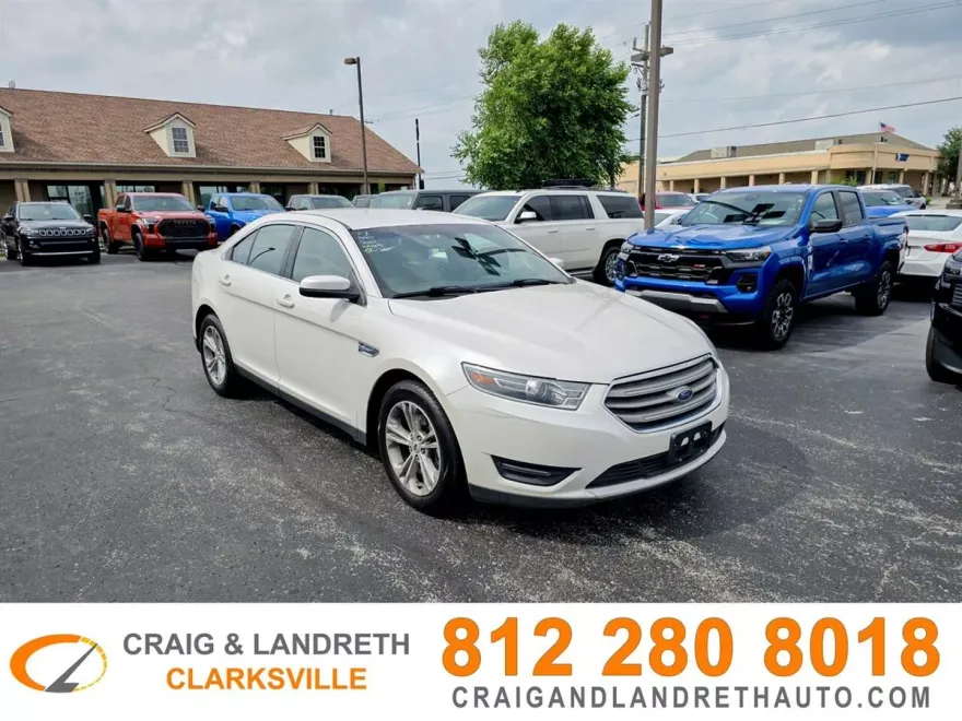 2018 Ford Taurus SEL photo 1
