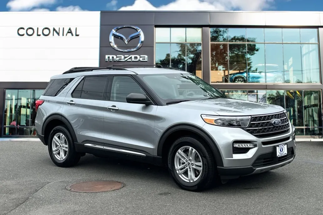2024 Ford Explorer XLT photo 1