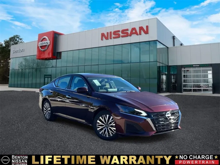 2025 Nissan Altima SV photo 1
