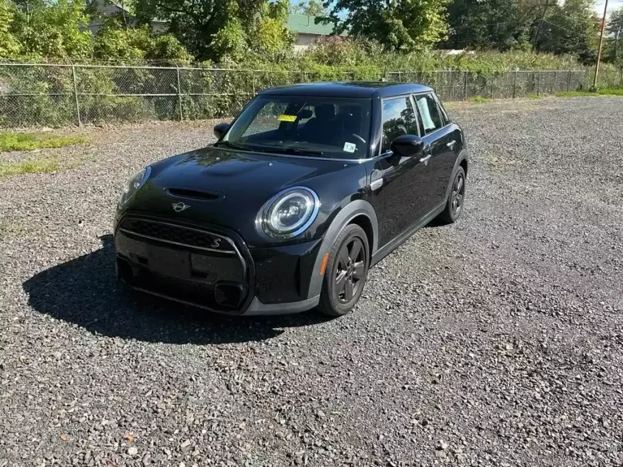 2022 Mini Cooper 4 Door Hardtop S photo 1