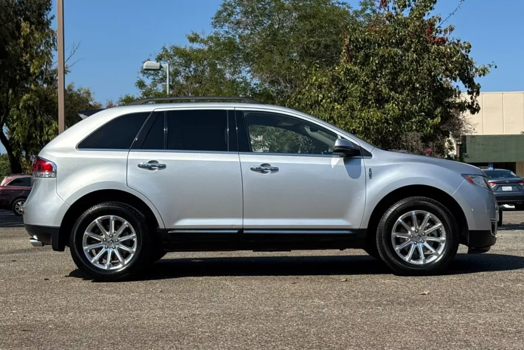 2013 Lincoln MKX Base photo 1