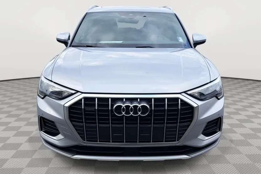 2021 Audi Q3 Premium photo 1