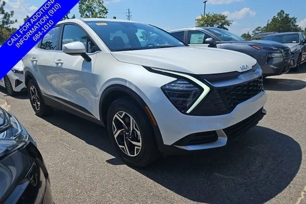 2025 Kia Sportage LX photo 1