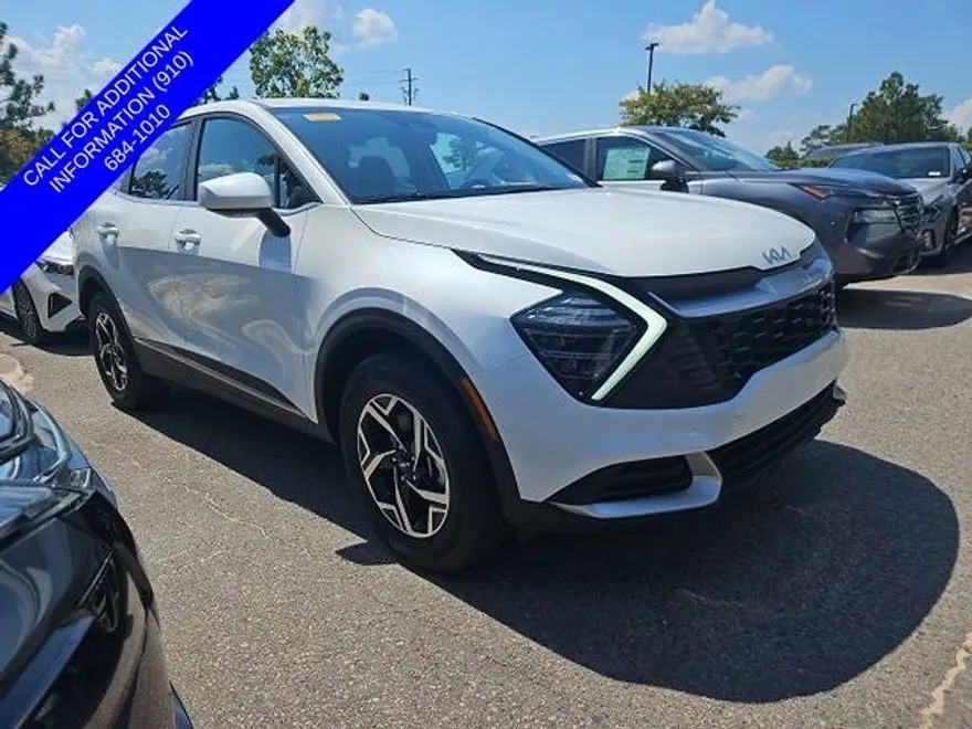 2025 Kia Sportage LX photo 1