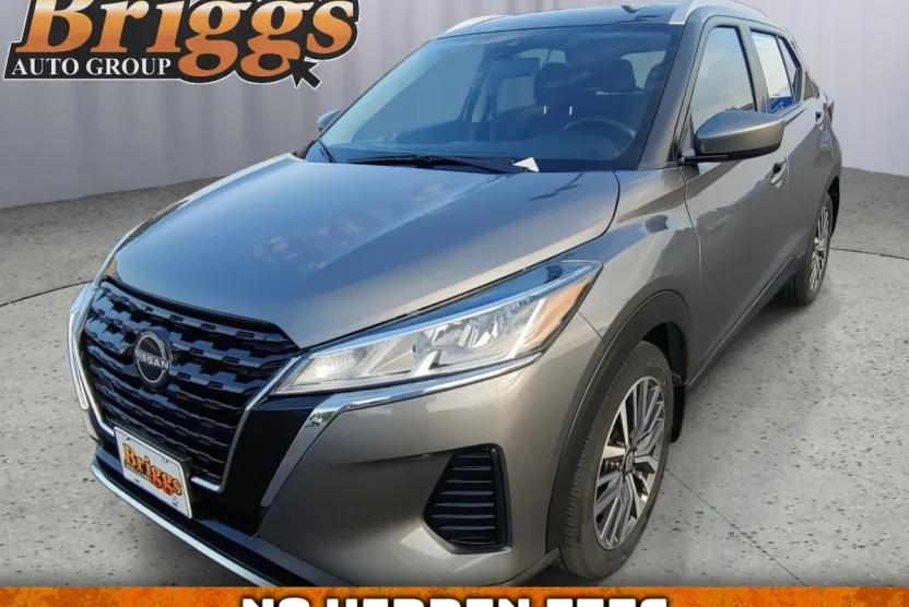 2023 Nissan Kicks SV photo 1