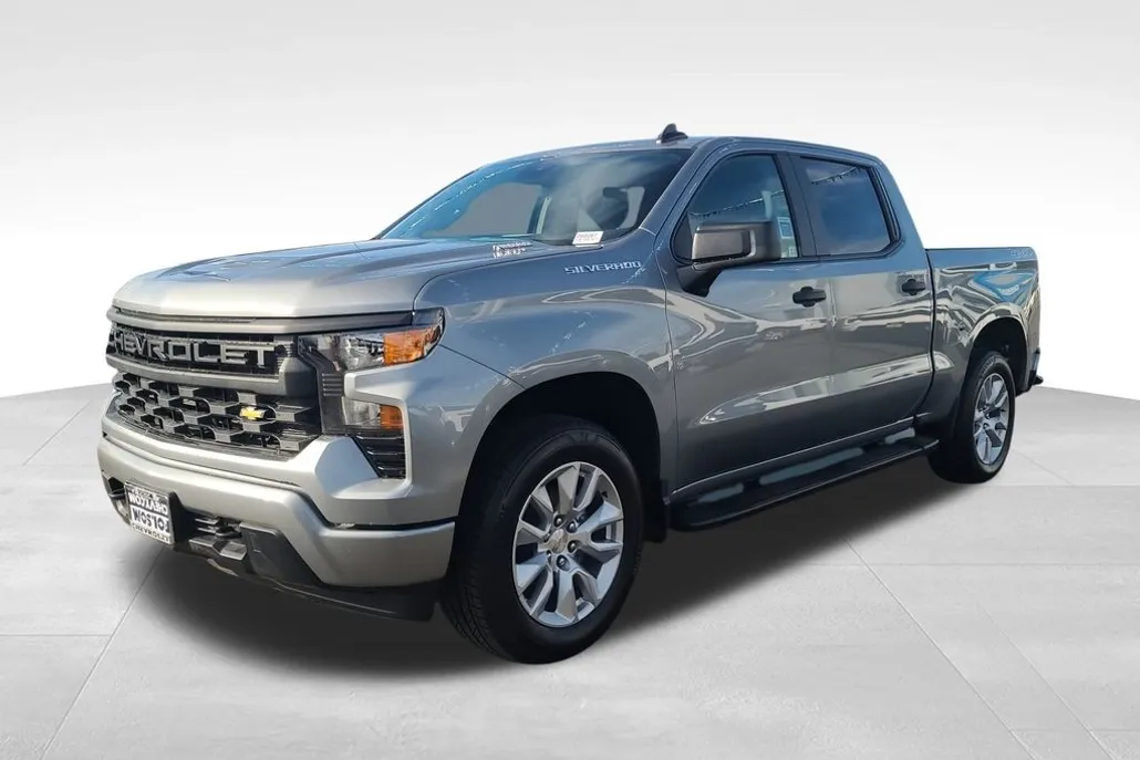2026 Chevrolet Silverado 1500 Custom photo 1