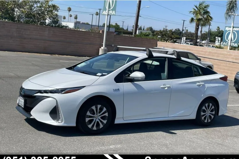 2022 Toyota Prius Prime XLE photo 1