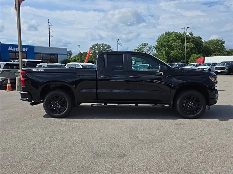2026 Chevrolet Silverado 1500 Custom photo 1