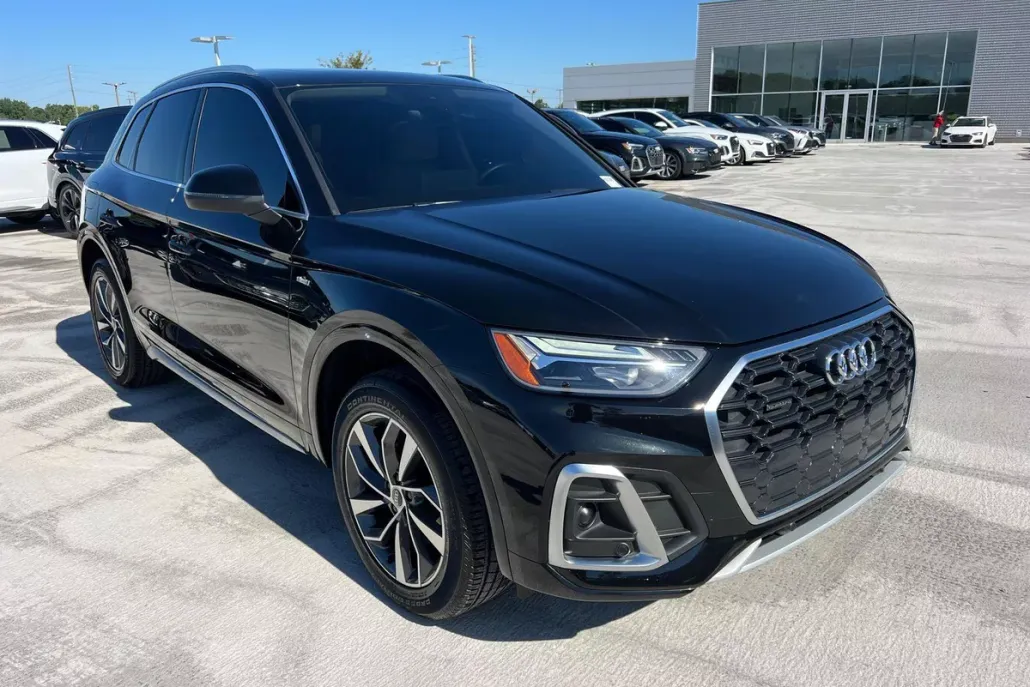 2022 Audi Q5 S line Premium Plus photo 1