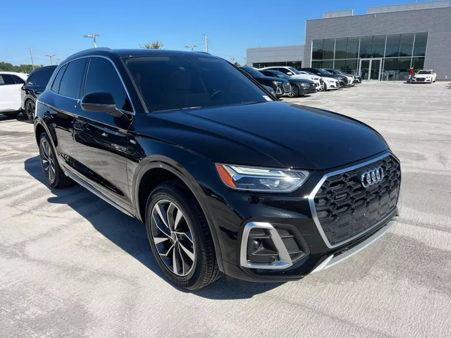 2022 Audi Q5 S line Premium Plus photo 1