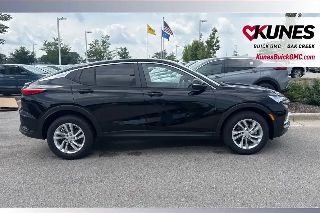 2025 Buick Envista Preferred photo 1
