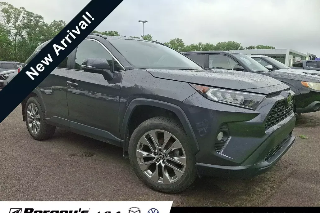 2021 Toyota RAV4 XLE Premium photo 1