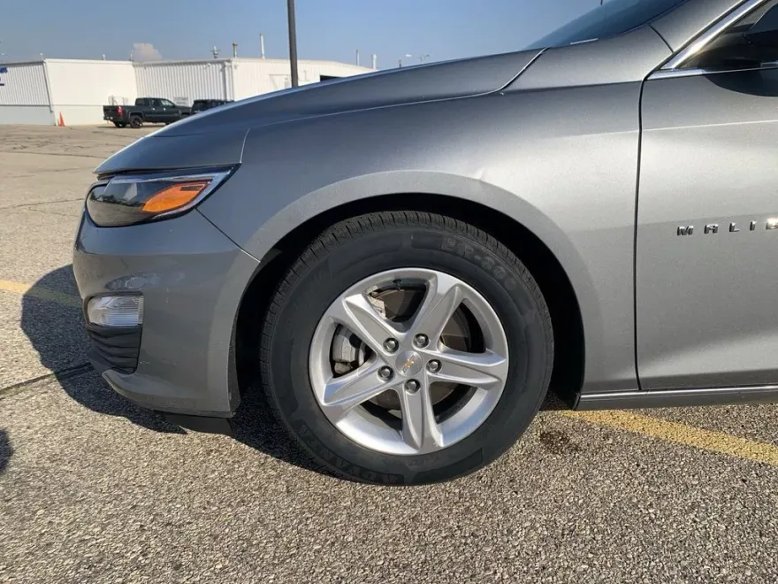 2023 Chevrolet Malibu 1LT photo 1