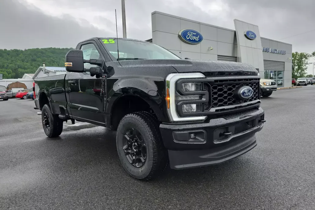 2025 Ford F-350 XL photo 1