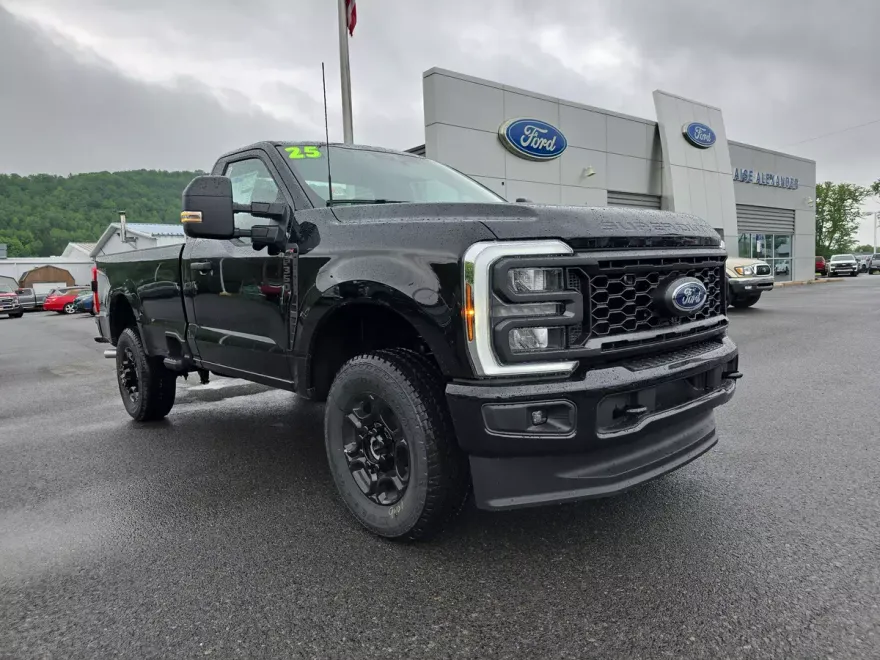 2025 Ford F-350 XL photo 1