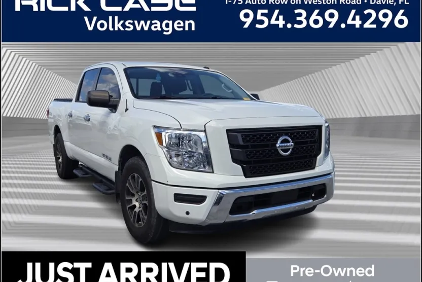 2021 Nissan Titan SV photo 1