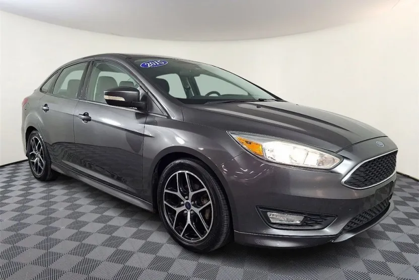2015 Ford Focus Sedan photo 1