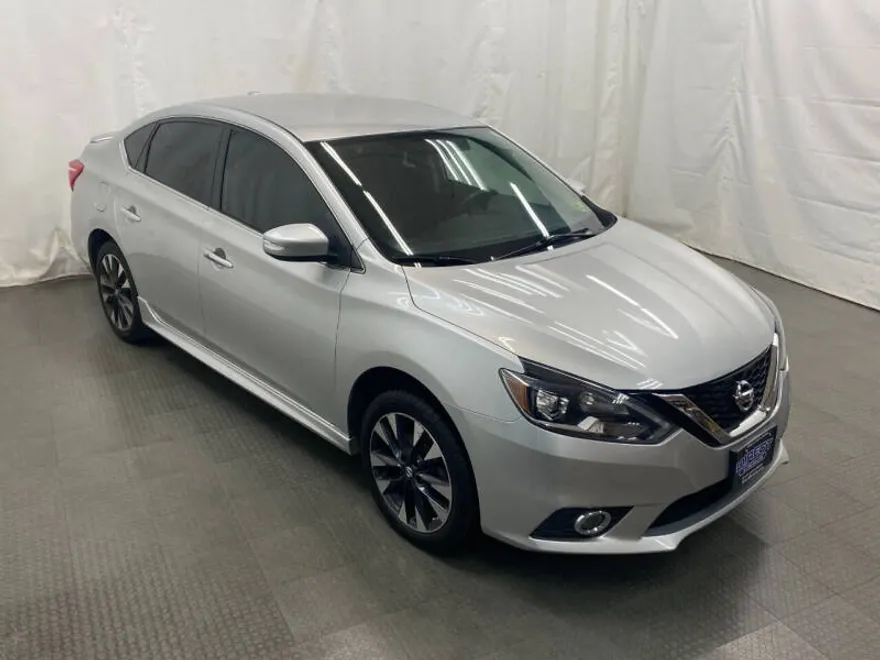 2016 Nissan Sentra SR photo 1