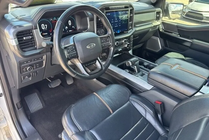 2022 Ford F-150 Platinum photo 1