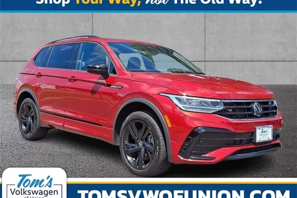 2024 Volkswagen Tiguan SE R-Line Black photo 1