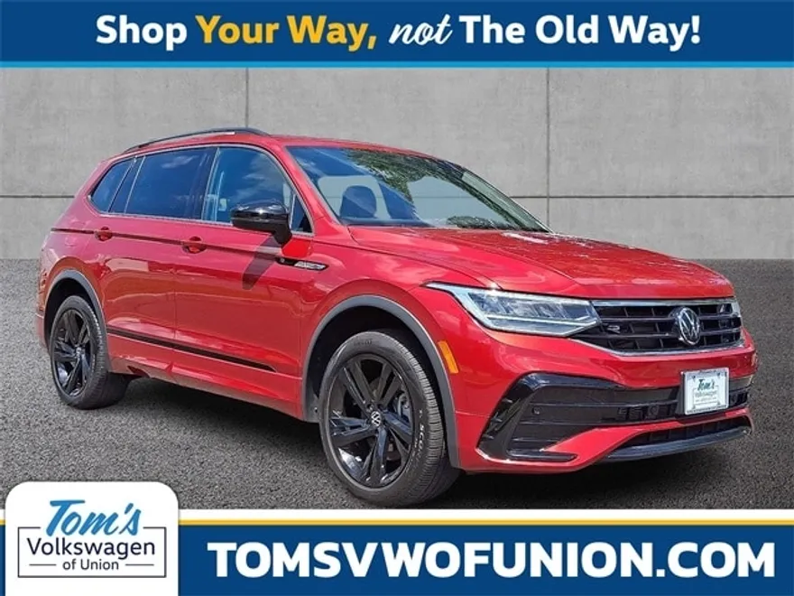 2024 Volkswagen Tiguan SE R-Line Black photo 1