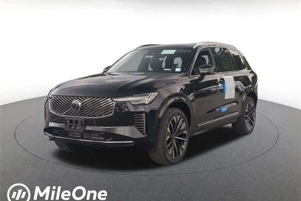 2026 Volvo XC90 T8 photo 1