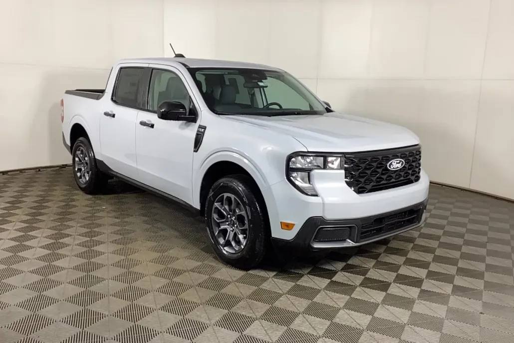 2025 Ford Maverick XLT photo 1