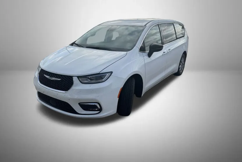 2024 Chrysler Pacifica Touring L photo 1