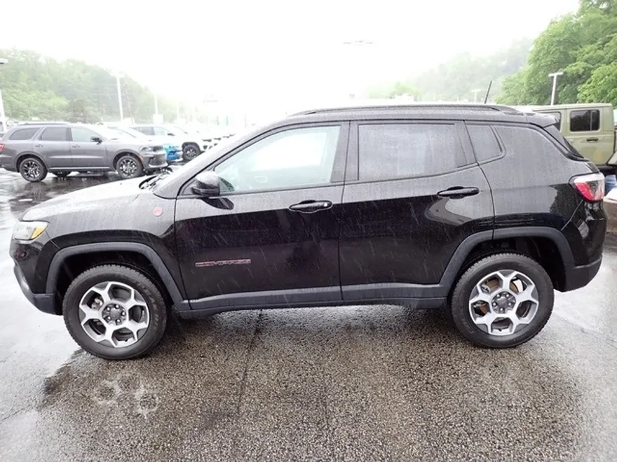2022 Jeep Compass Trailhawk photo 1