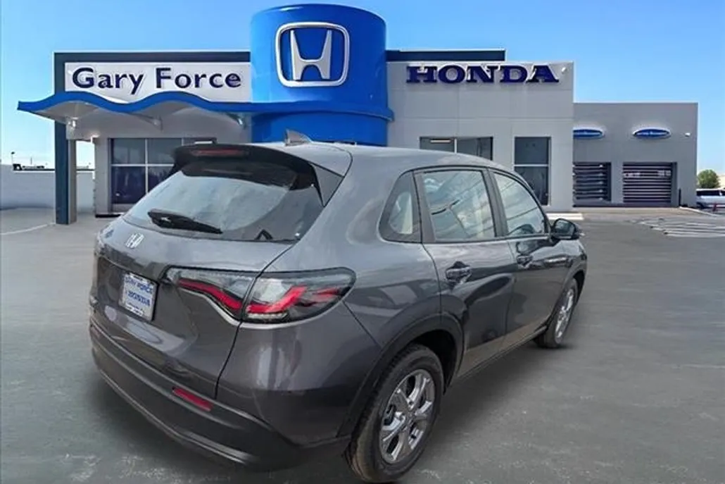 2025 Honda HR-V LX photo 1