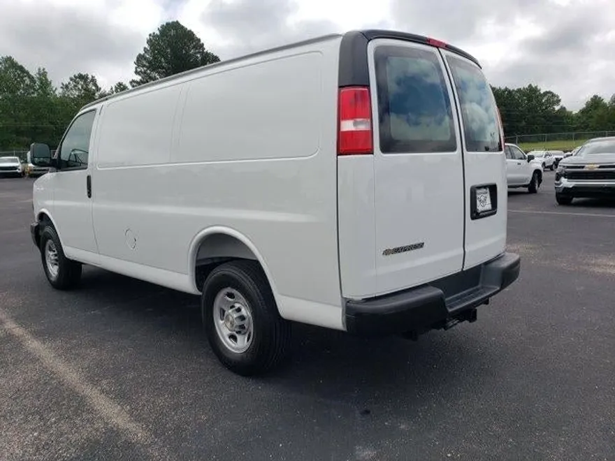 2025 Chevrolet Express Cargo 2500 Base photo 1