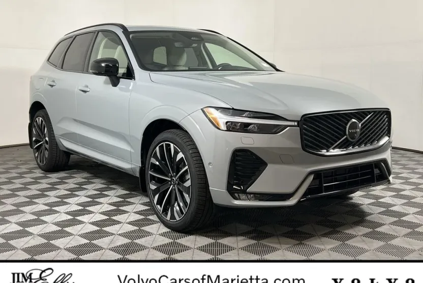 2026 Volvo XC60 B5 photo 1