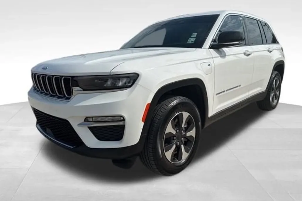 2022 Jeep Cherokee Limited 4xe photo 1