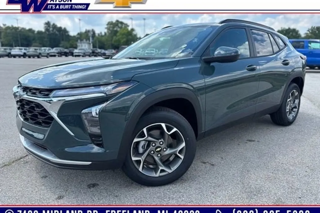 2025 Chevrolet Trax LT photo 1