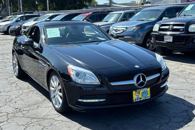 2016 Mercedes Benz SLK 300 photo 1