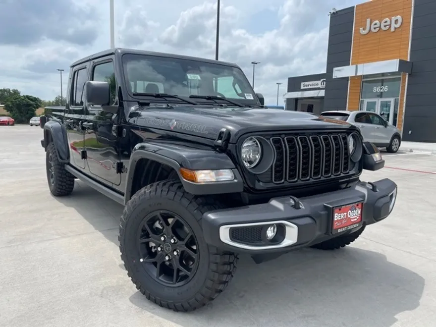 2025 Jeep Gladiator Sport photo 1