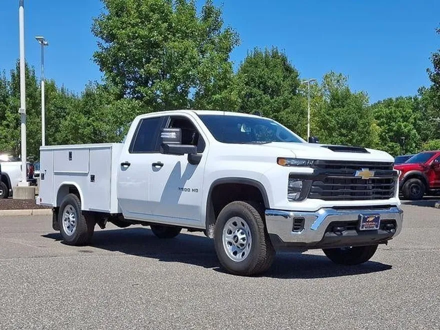 2025 Chevrolet Silverado 3500HD photo 1