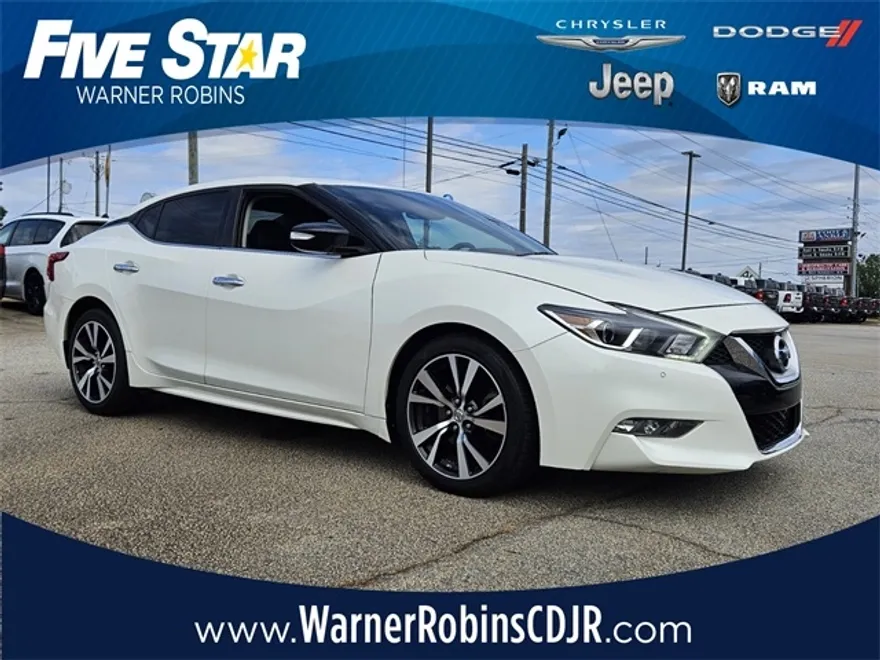 2016 Nissan Maxima SV photo 1