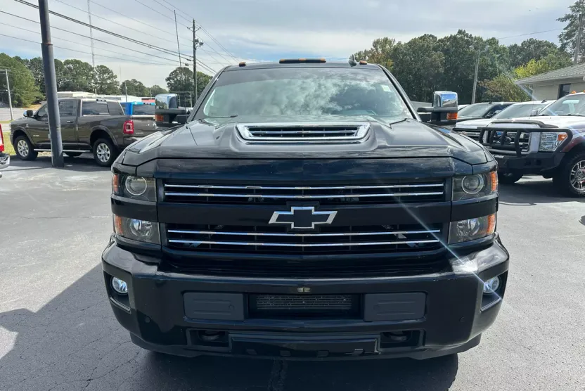 2019 Chevrolet Silverado 2500HD LT photo 1