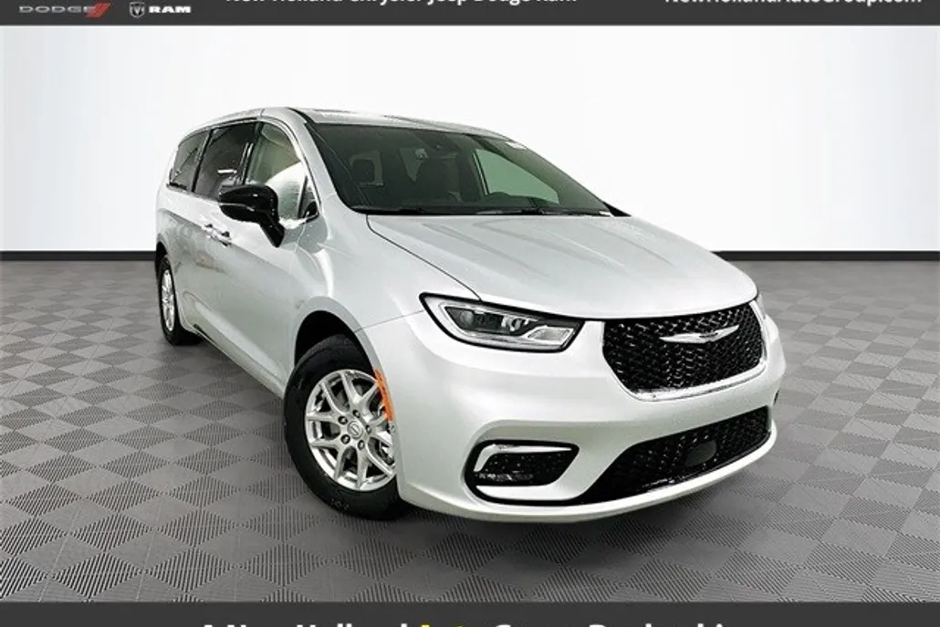 2026 Chrysler Pacifica photo 1